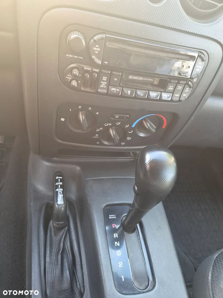 Jeep Cherokee - 8