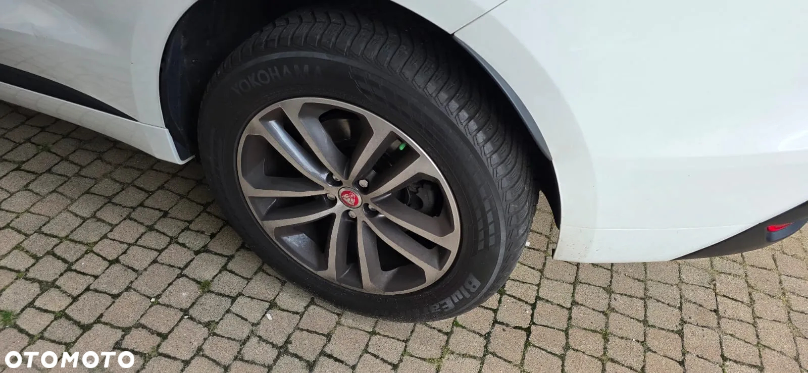 Jaguar F-Pace 2.0 i4D AWD R-Sport - 32