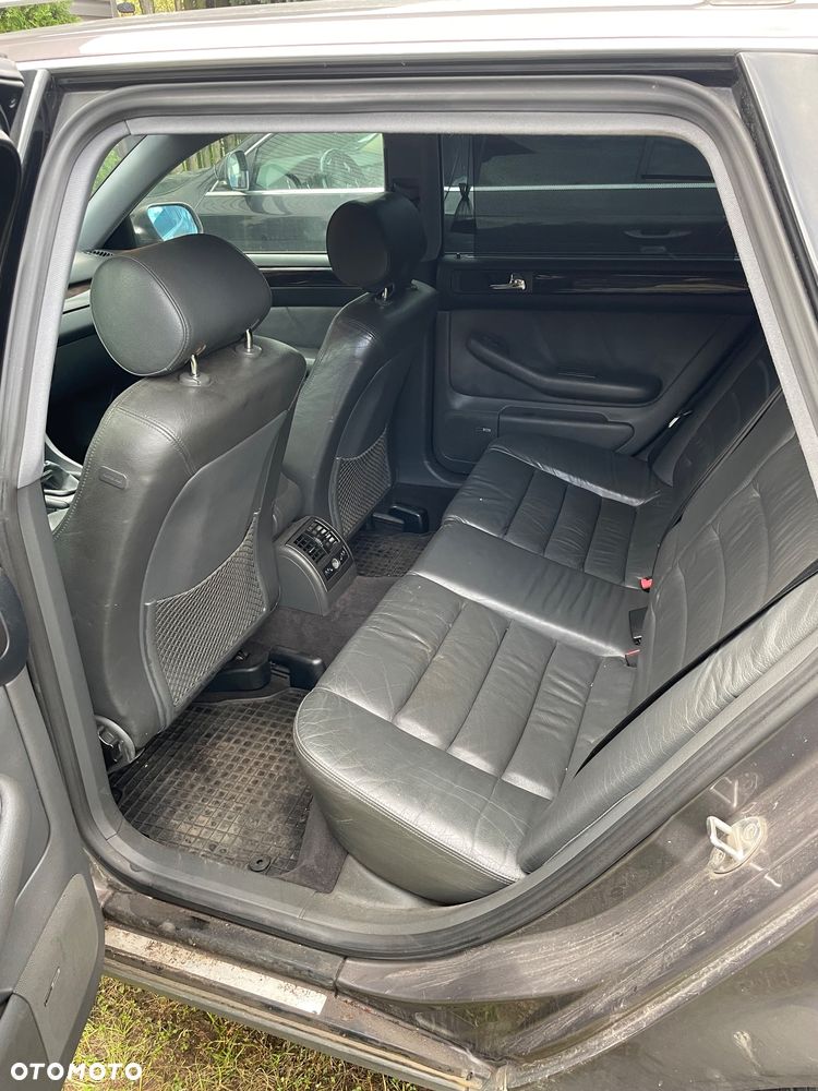 Audi A6 Avant 2.4 - 16