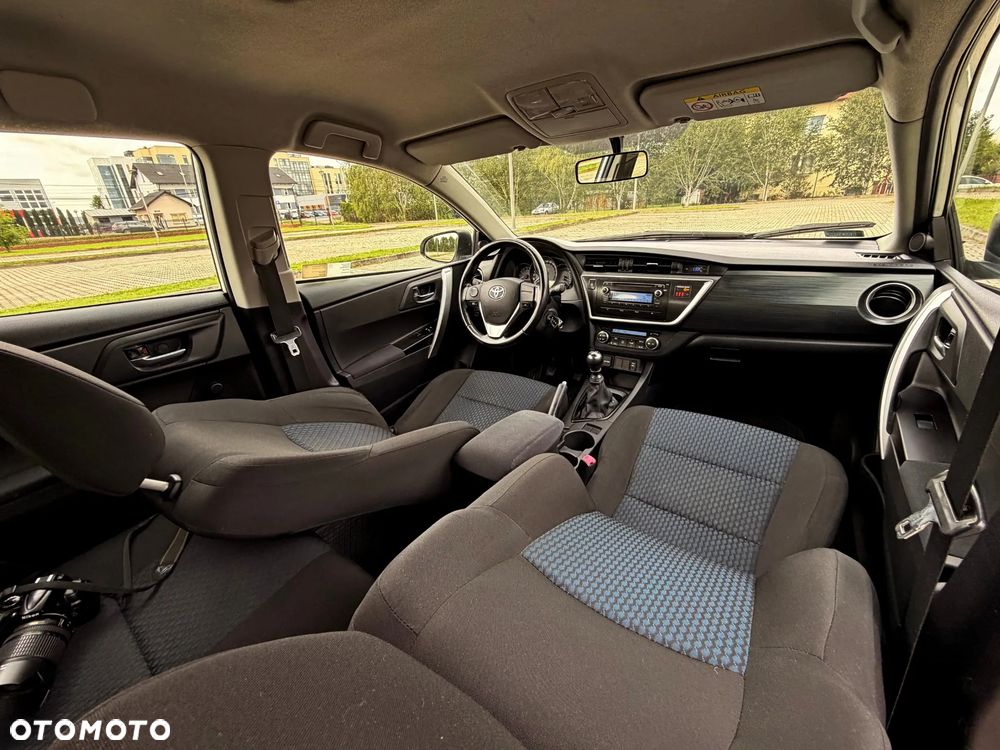 Toyota Auris 1.4 D-4D Premium Comfort - 38