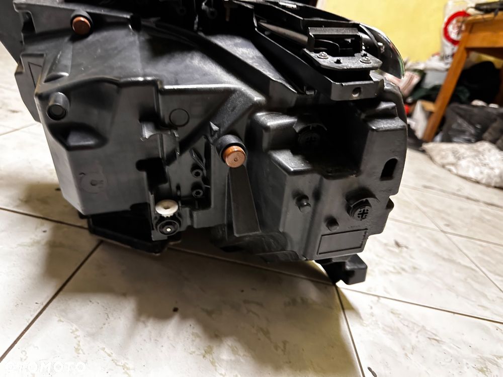 Dodge RAM Lampa przednia Prawa LED 19-. - 4