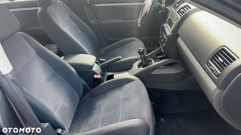 Volkswagen Jetta 1.9 TDI DPF Sportline - 14