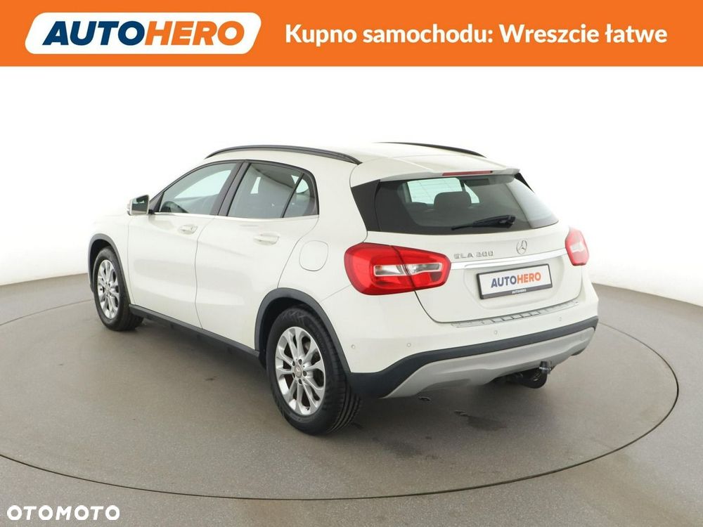 Mercedes-Benz GLA 200 Style - 5