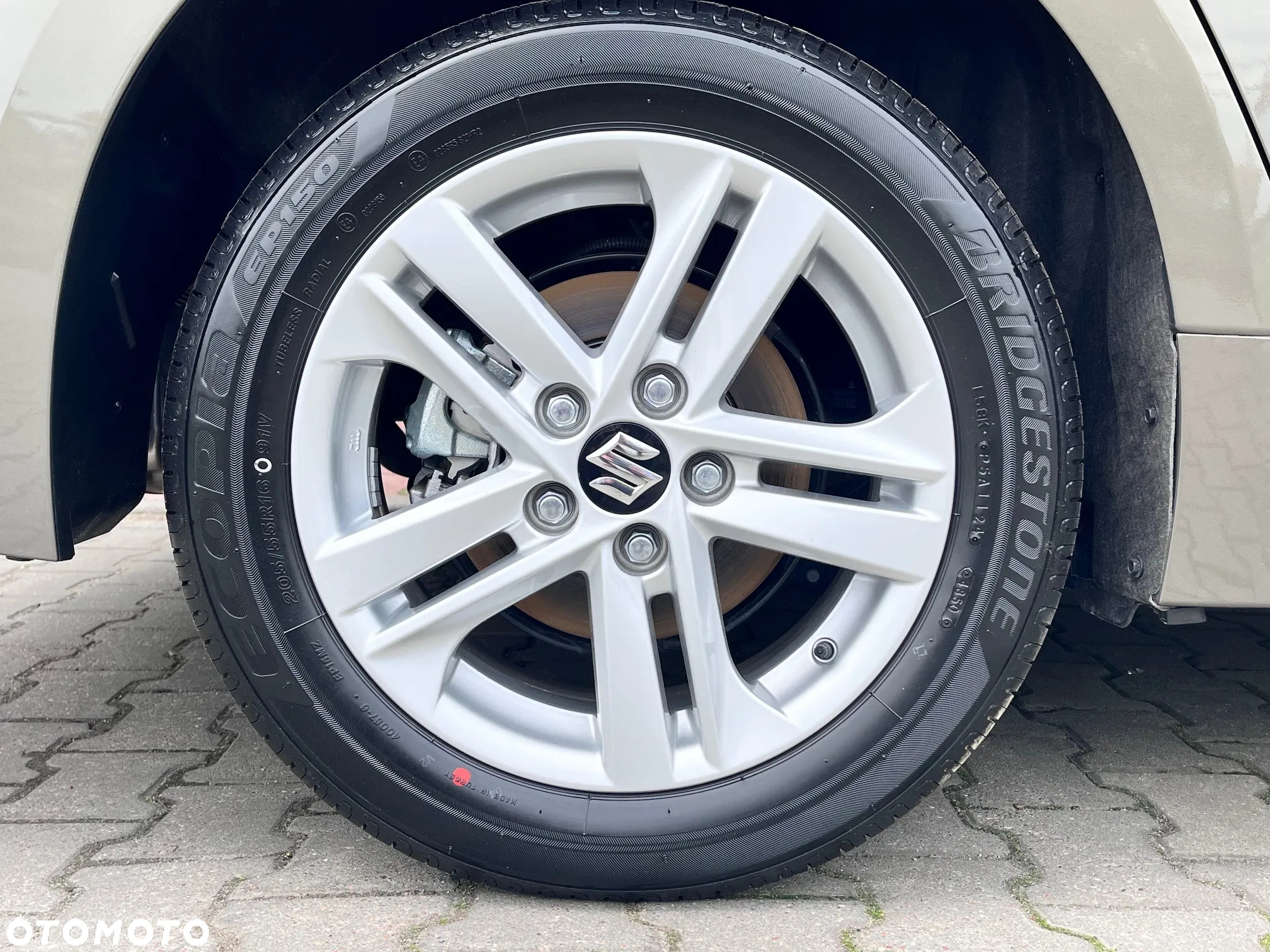 Suzuki Swace 1.8 Hybrid Premium Plus CVT - 12