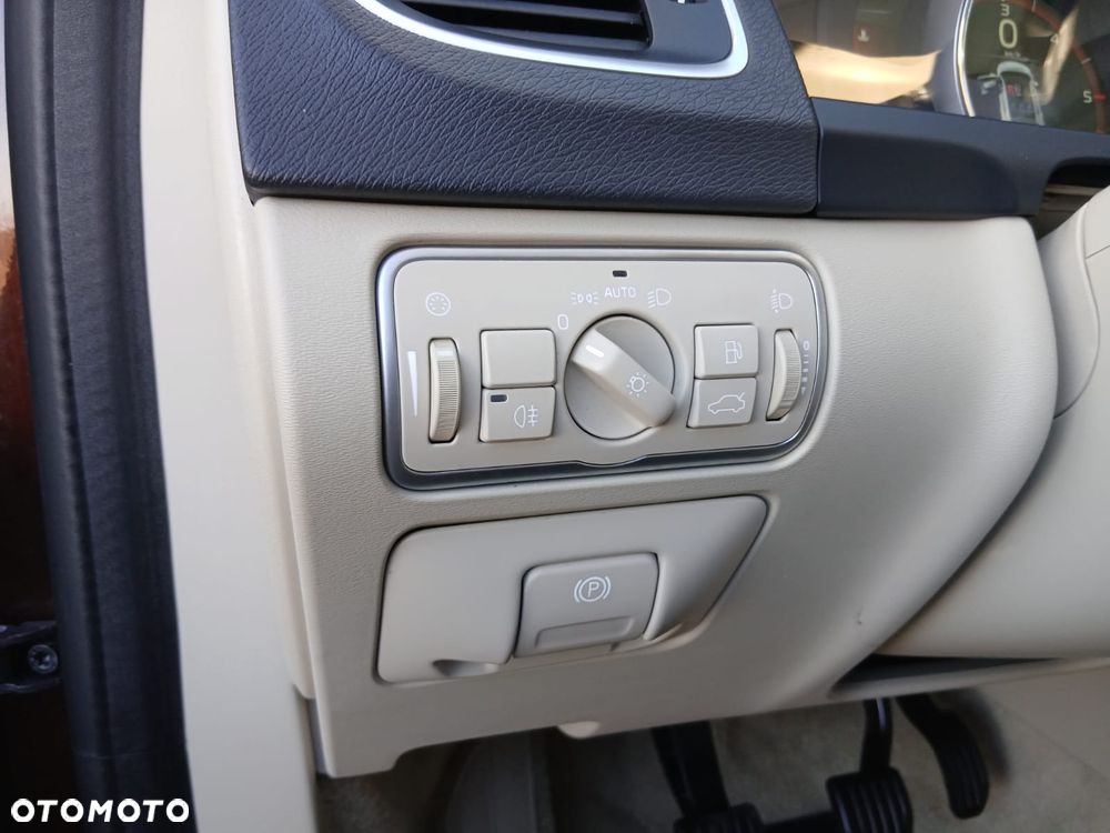 Volvo V60 Cross Country D3 Summum - 15