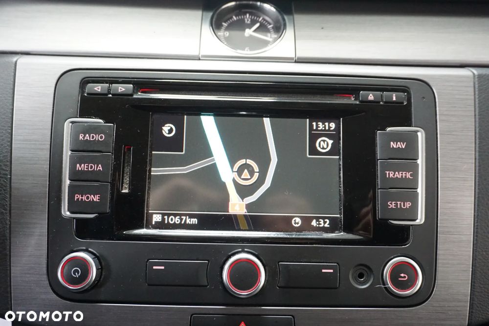 Volkswagen Passat 2.0 TDI Comfortline - 33
