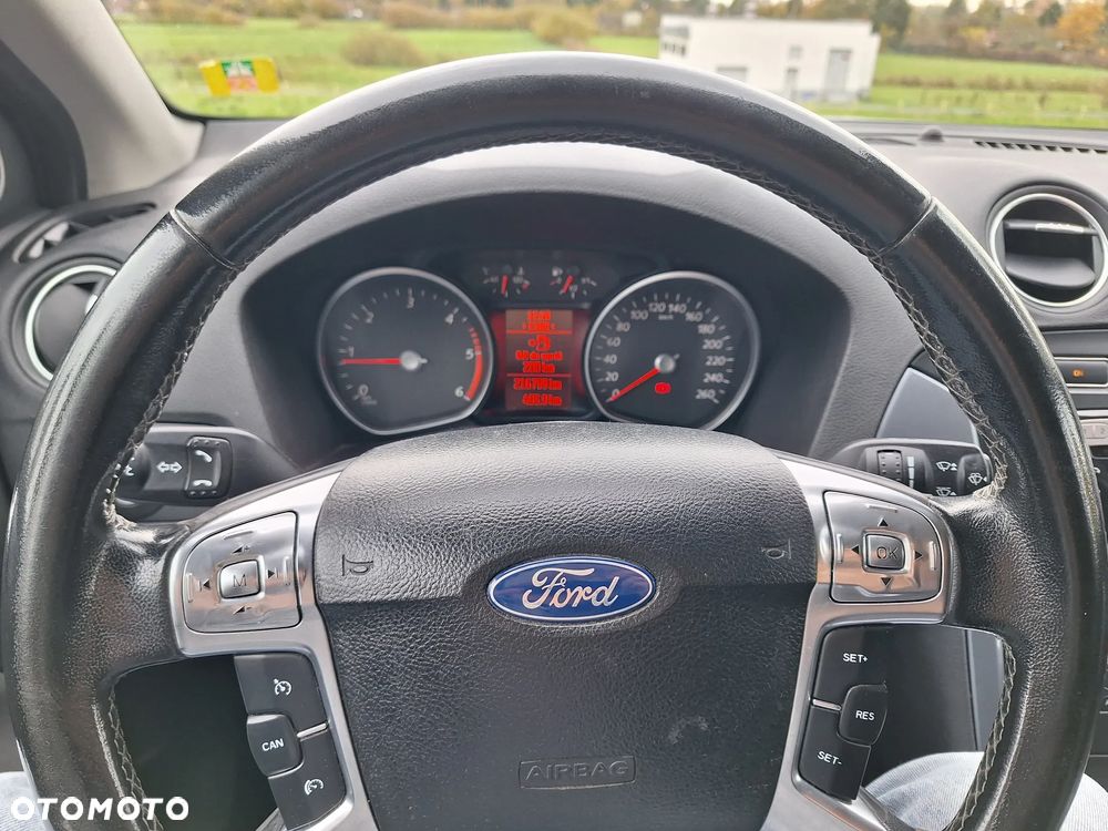 Ford Mondeo 2.0 TDCi Ambiente - 26