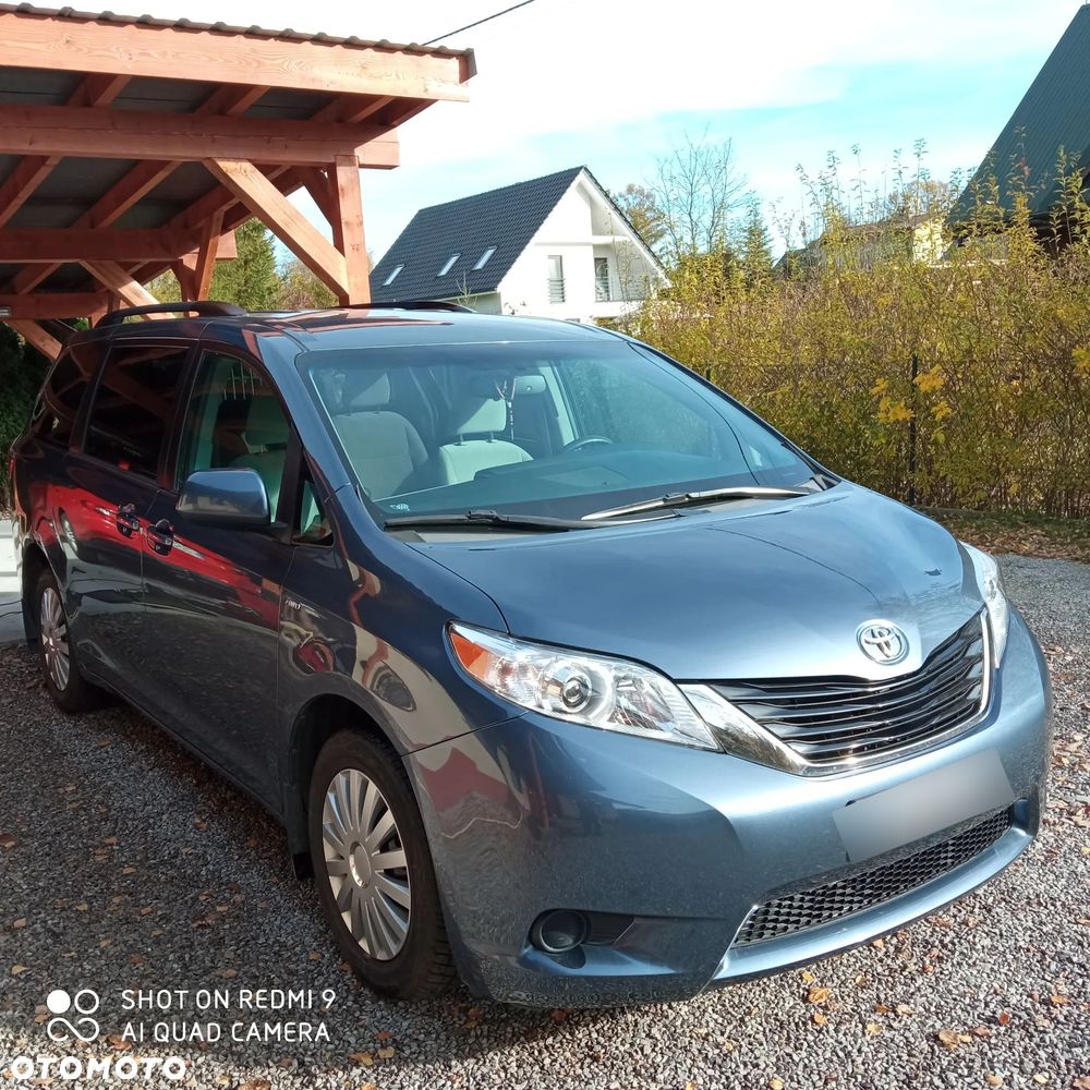 Toyota Sienna - 3