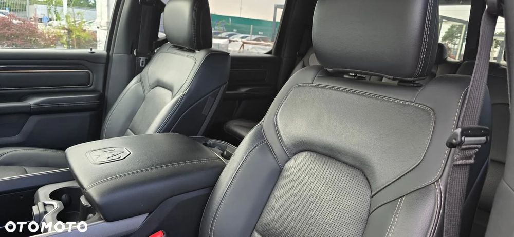 RAM 1500 Quad Cab Sport - 19