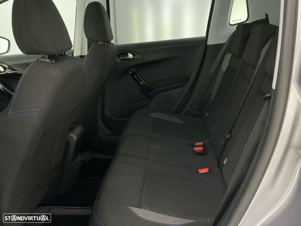 Peugeot 2008 1.2 PureTech Signature - 12