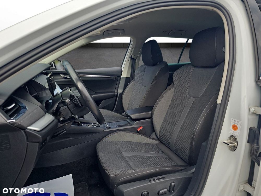 Skoda Octavia 2.0 TDI Style DSG - 11