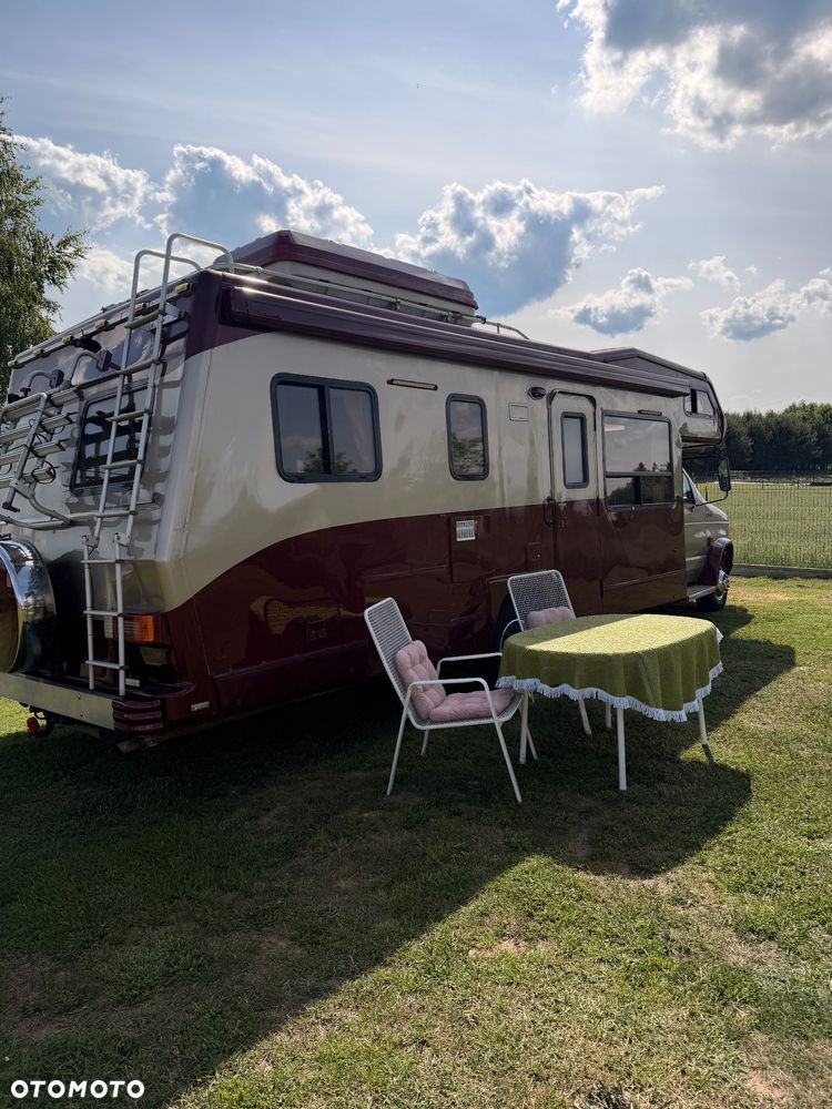 Ford E-350 Triple-E Empress - 4
