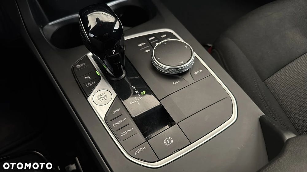 BMW Seria 1 118i Advantage - 25