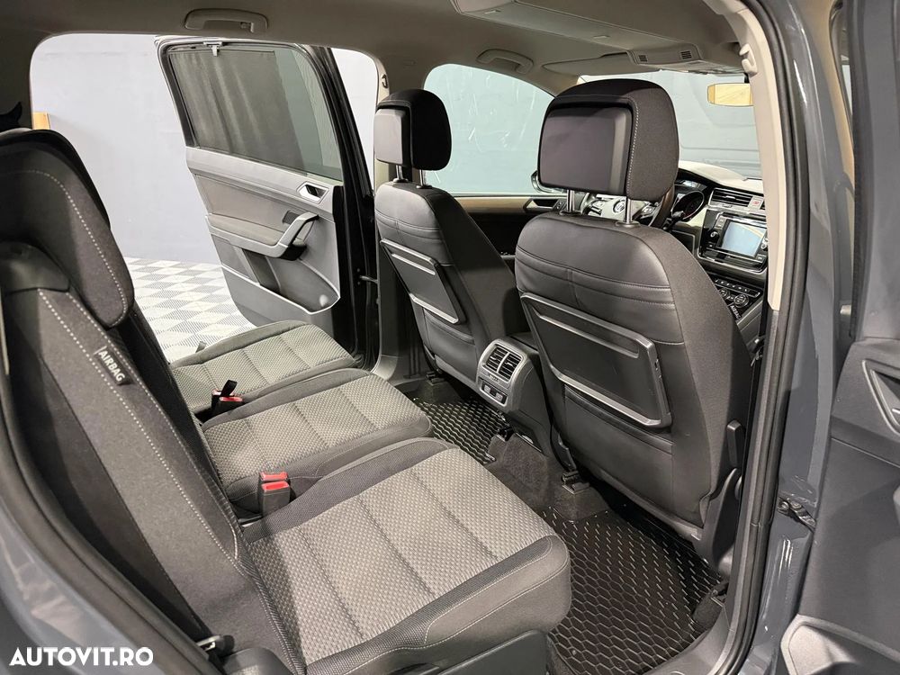 Volkswagen Touran 1.4 TSI DSG Comfortline - 17