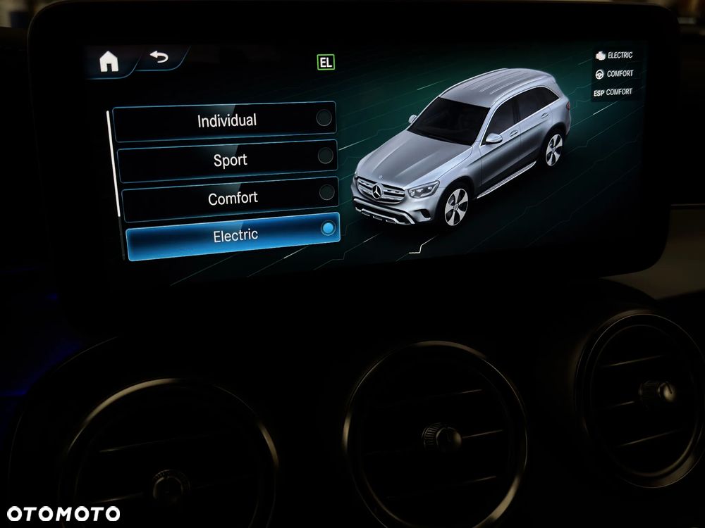 Mercedes-Benz GLC 300 de 4Matic 9G-TRONIC AMG Line - 38