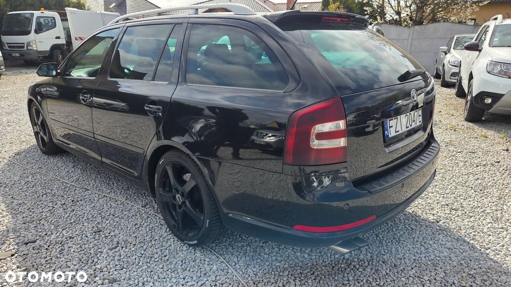 Skoda Octavia 2.0 TSI RS - 10