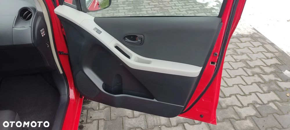 Toyota Yaris 1.33 VVT-i Life - 20