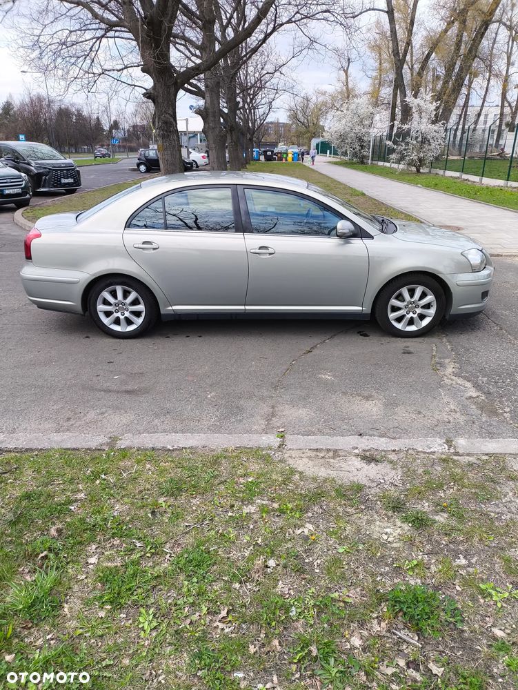 Toyota Avensis 1.8 VVT-i Luna - 8