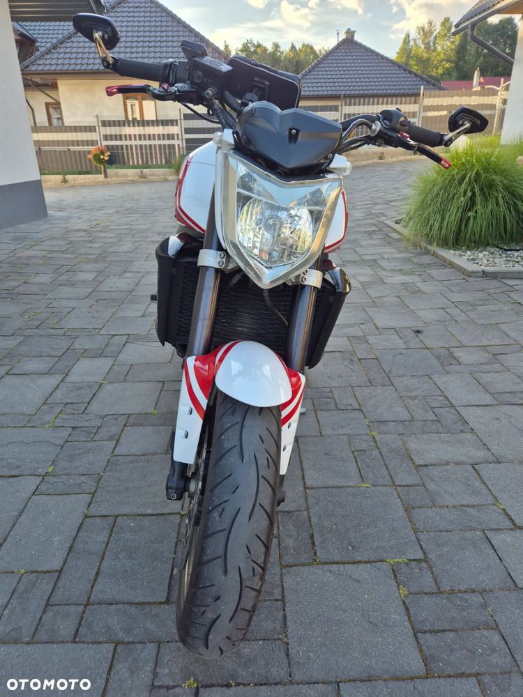 Yamaha FZ - 12