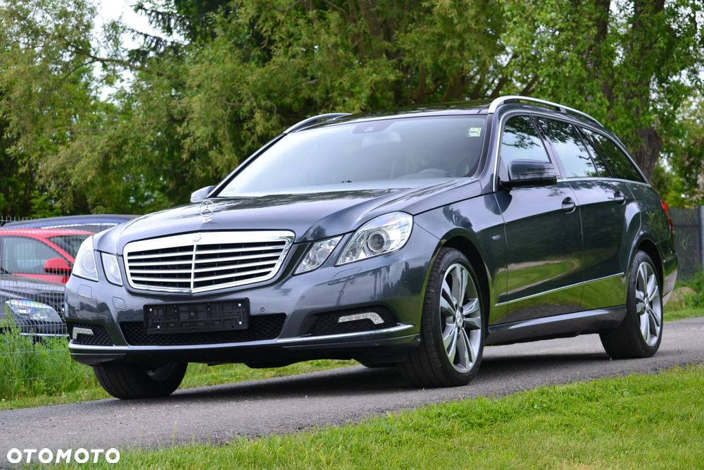 Mercedes-Benz Klasa E 350 CDI DPF BlueEFFICIENCY 7G-TRONIC Elegance - 16