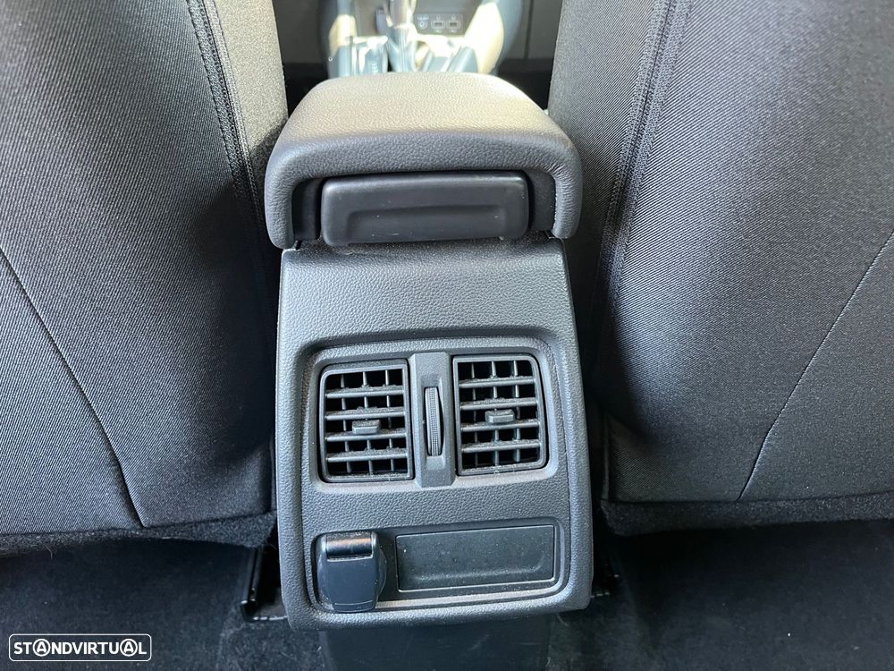 Renault Captur 1.6 E-Tech Full Hybrid Evolution - 27