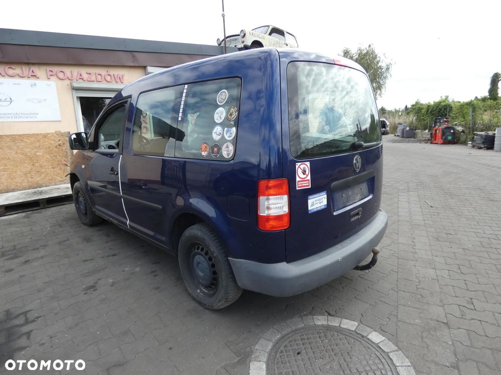 VW CADDY III *SAMOCHÓD NA CZĘŚCI*P6P6 ( Shadow Blue Metallic ) / MASKA, LAMPA, DRZWI,ABS,PRZEKŁADNIA, KLAPA, BELKA, DESKA, FOTELE, KANAPA, ĆWIARTKA KIEROWNICA, TARCZE,ZAWIESZENIE, KOMPLETNY TYŁ, LICZNIK, ZEGARY, PRAWE LEWE PRZÓD TYŁ - 2