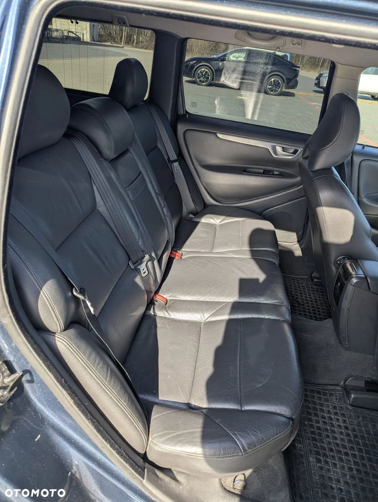 Volvo V70 2.4D5 Momentum - 9