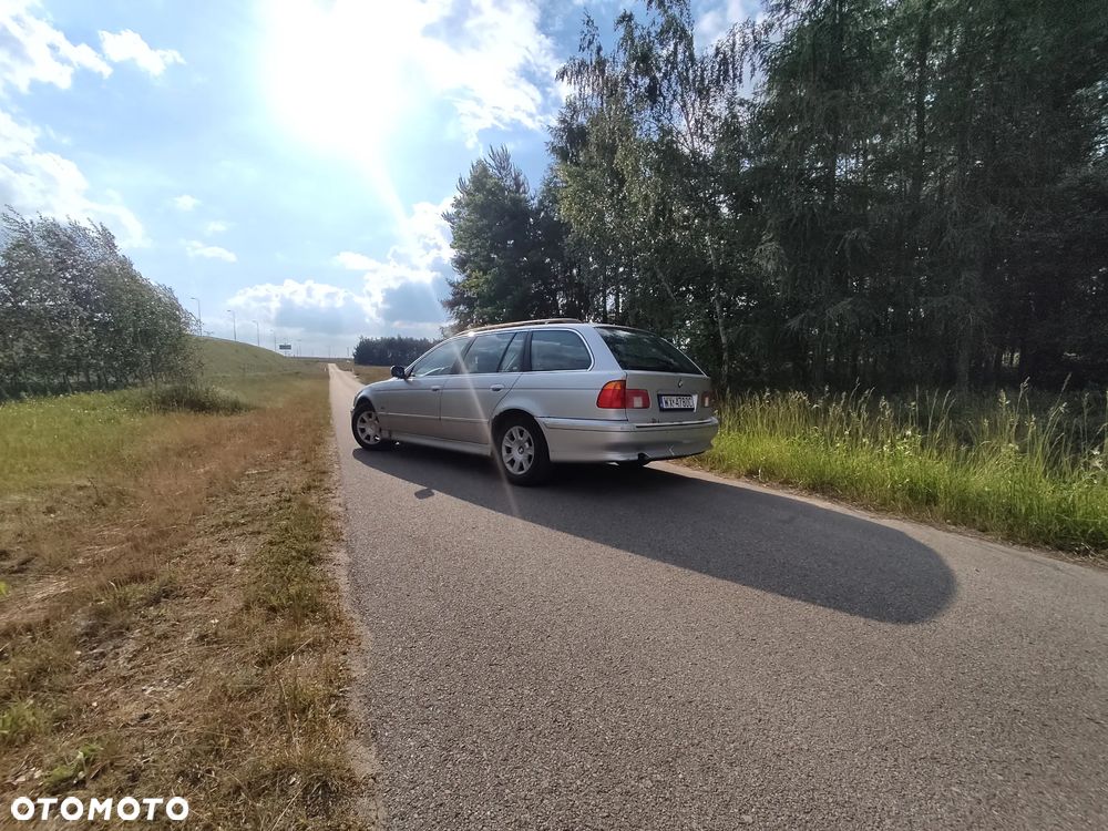 BMW Seria 5 525i - 2