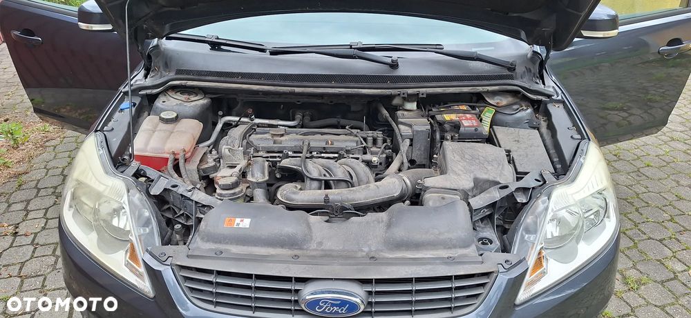Ford Focus 1.6 16V Trend - 12