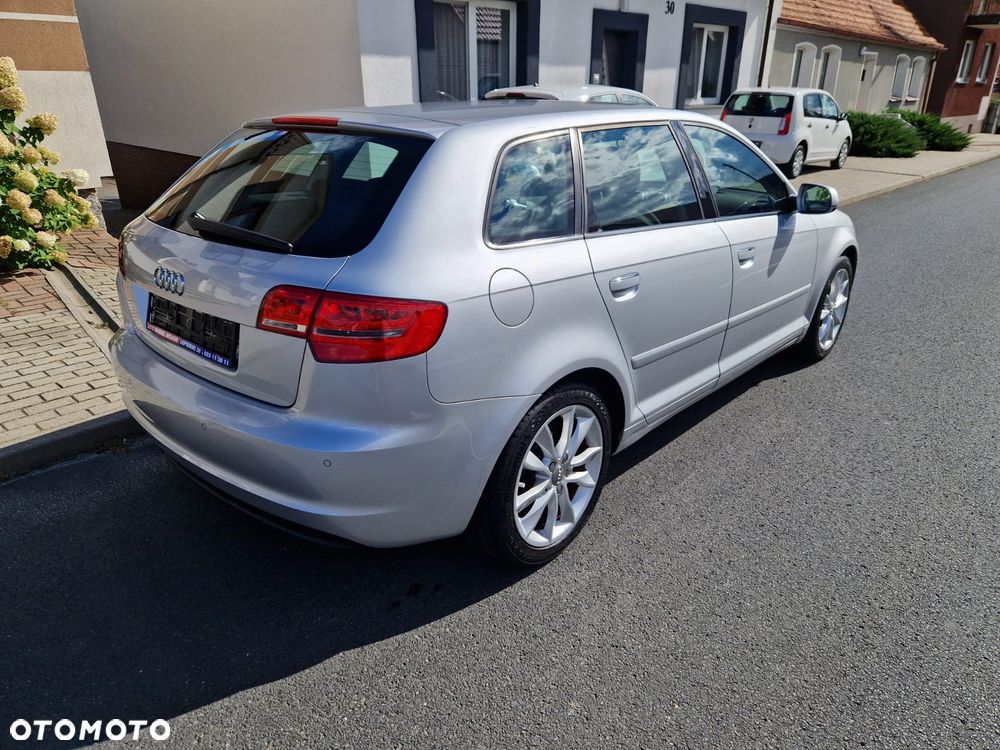 Audi A3 Sportback 1.8 TFSI Ambiente - 9