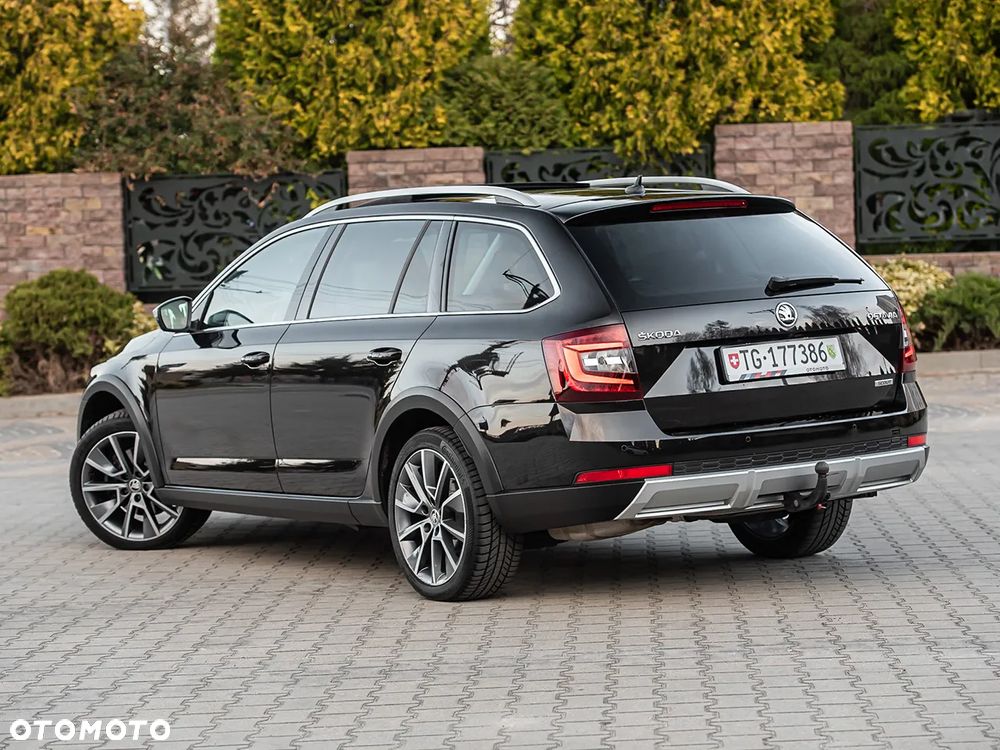 Skoda Octavia Scout 2.0 TDI 4x4 DSG - 3
