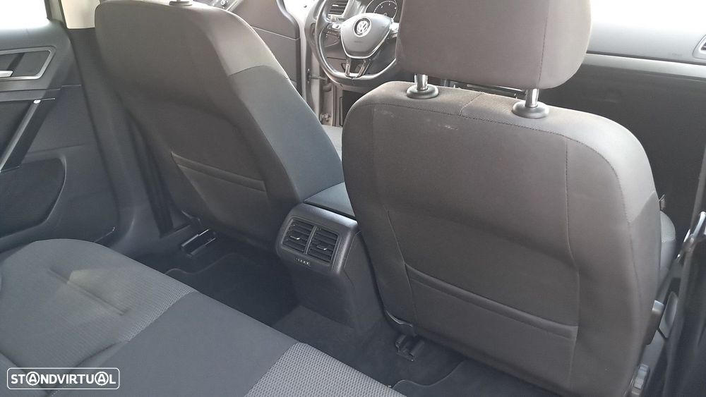 VW Golf 1.6 TDI Confortline - 25