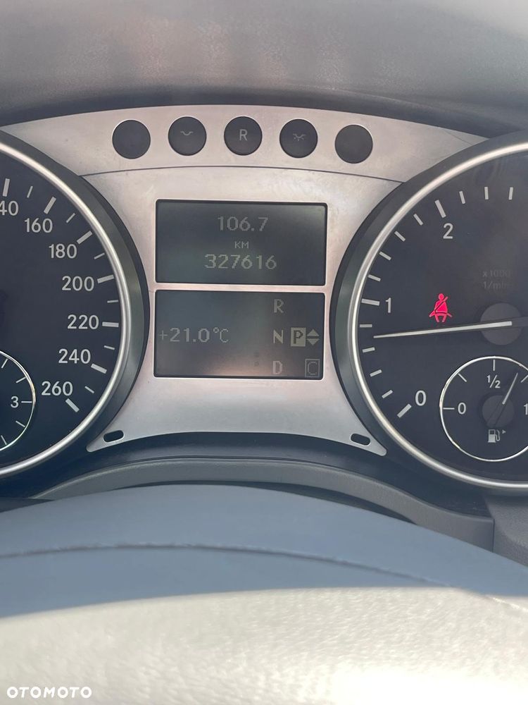 Mercedes-Benz Klasa R 320 CDI 4-Matic - 26