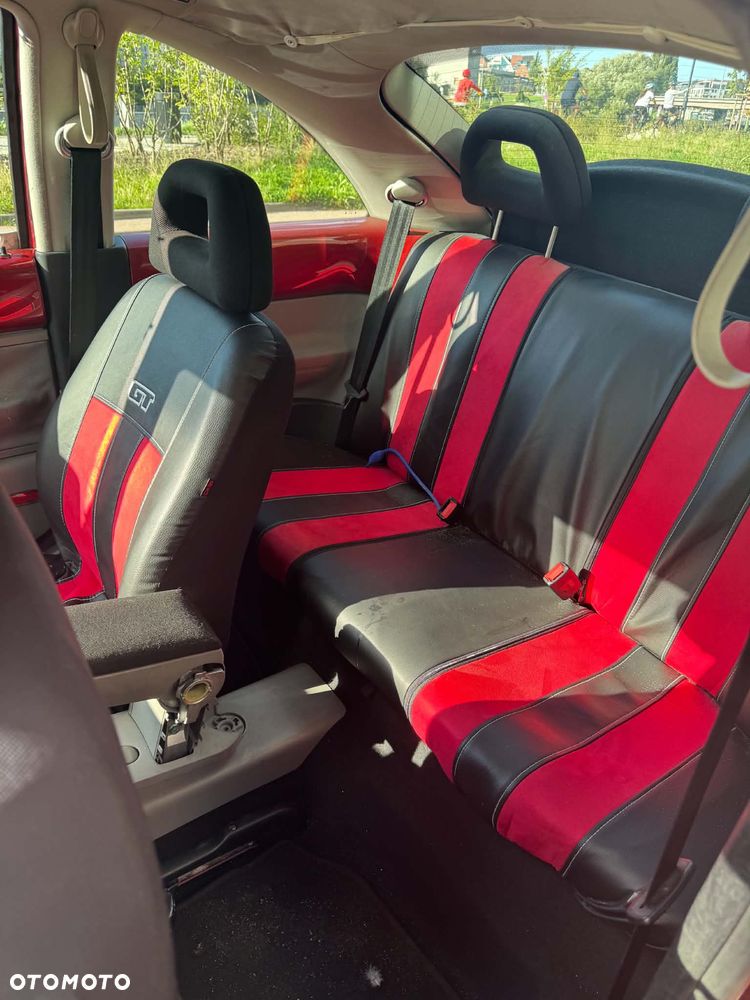 Volkswagen New Beetle 2.0 - 8