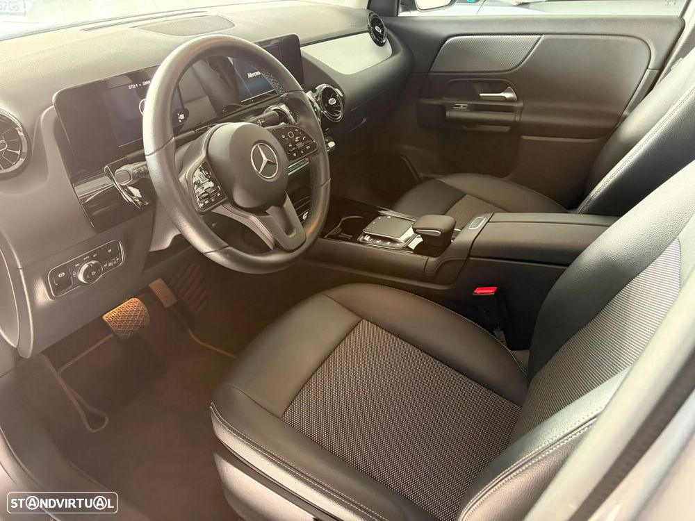 Mercedes-Benz GLA 180 d - 8