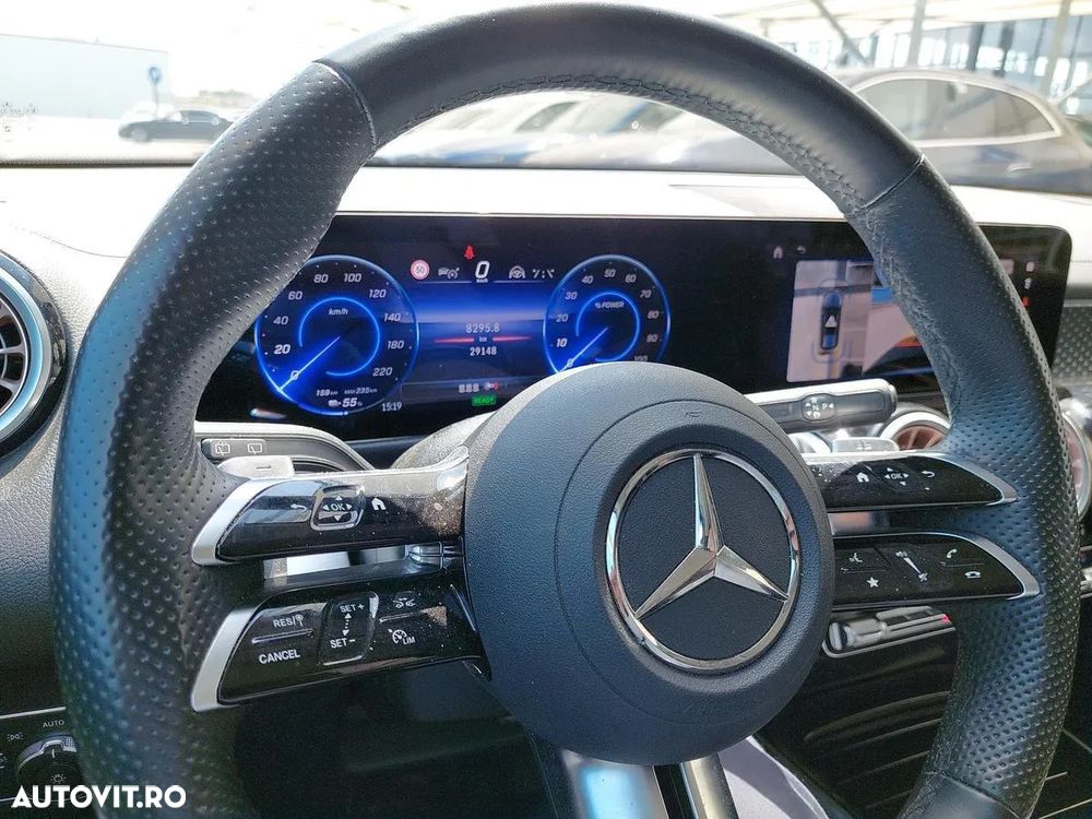 Mercedes-Benz EQB 300 4MATIC - 17