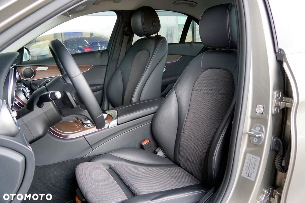 Mercedes-Benz Klasa C 300 9G-TRONIC Avantgarde - 19