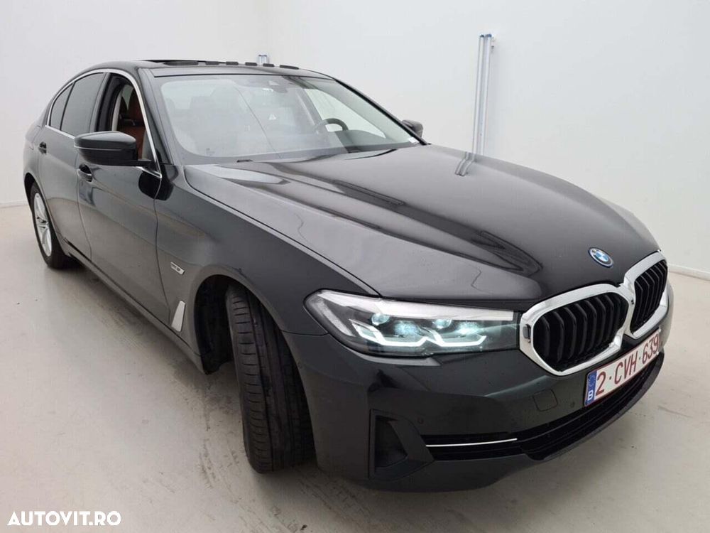 BMW Seria 5 530e Aut. Luxury Line - 3