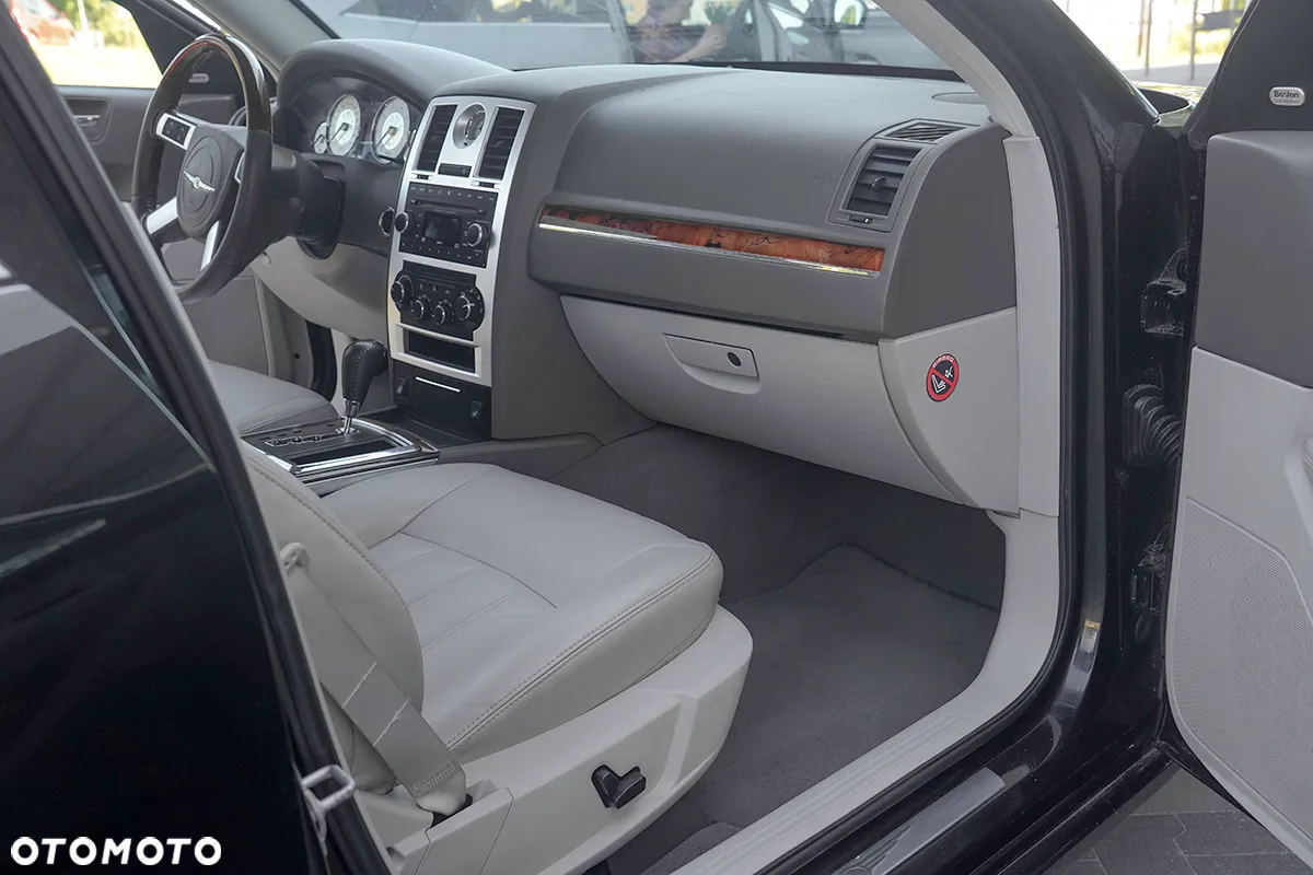 Chrysler 300C 3.0 V6 CRD - 10