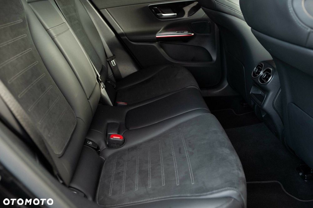 Mercedes-Benz GLC - 28