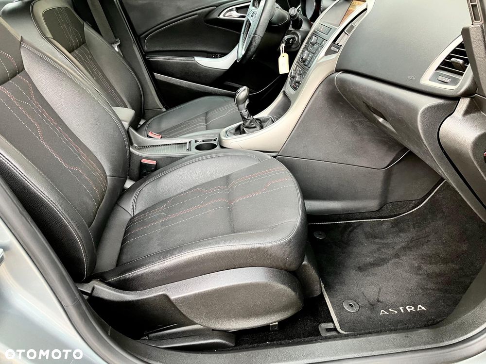Opel Astra 1.6 Turbo 150 Jahre - 16