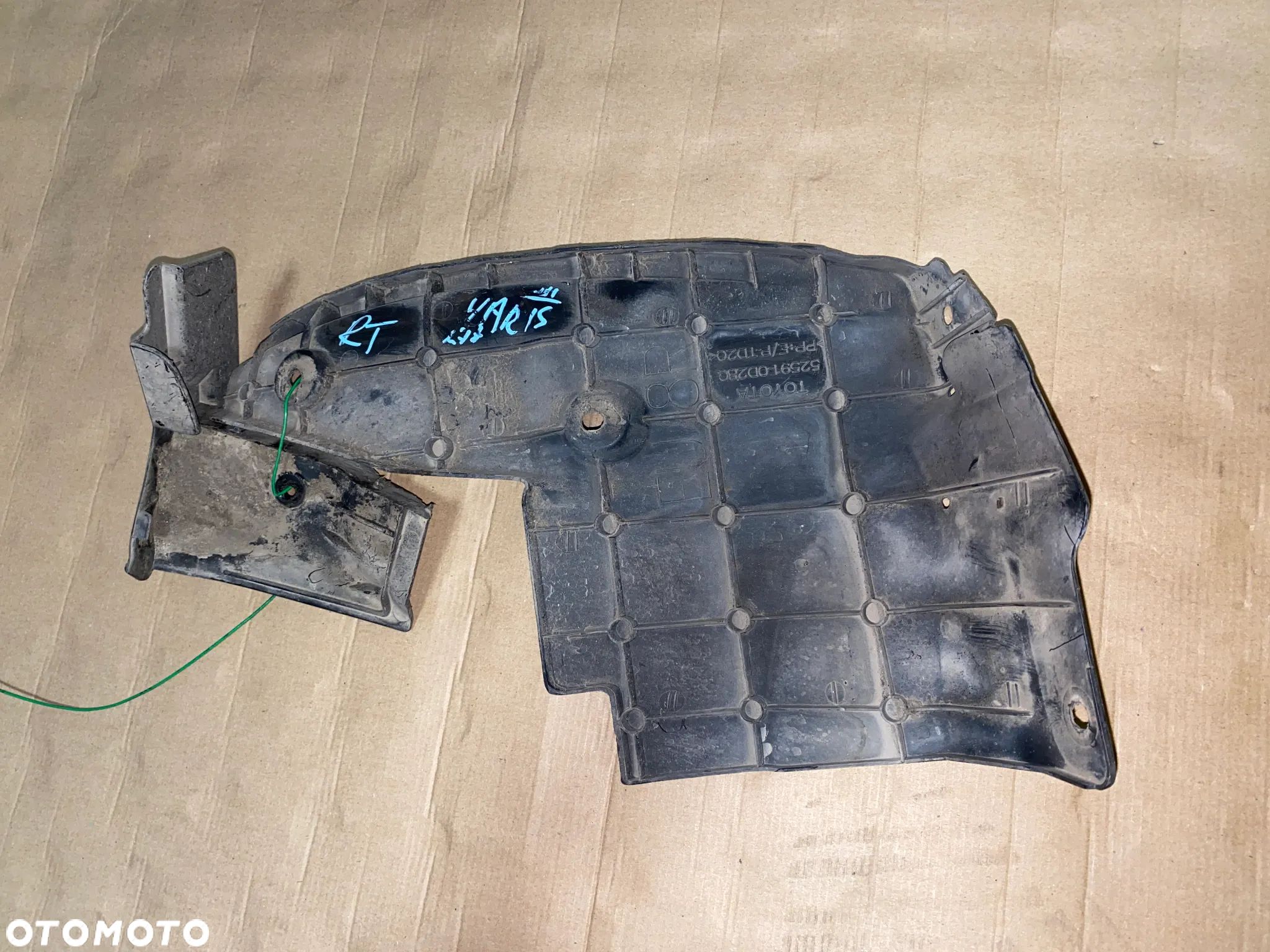 Chlapacz 52591-0D280 Toyota Yaris III lift 2019r prawy tył OE - 1