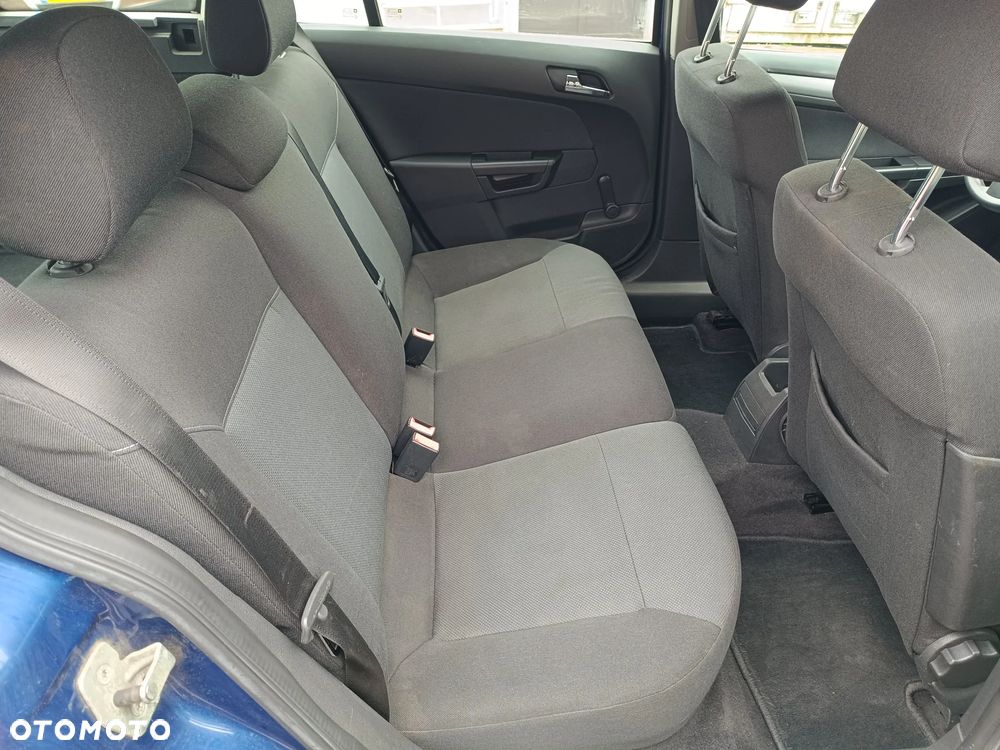 Opel Astra 1.9 CDTI - 13