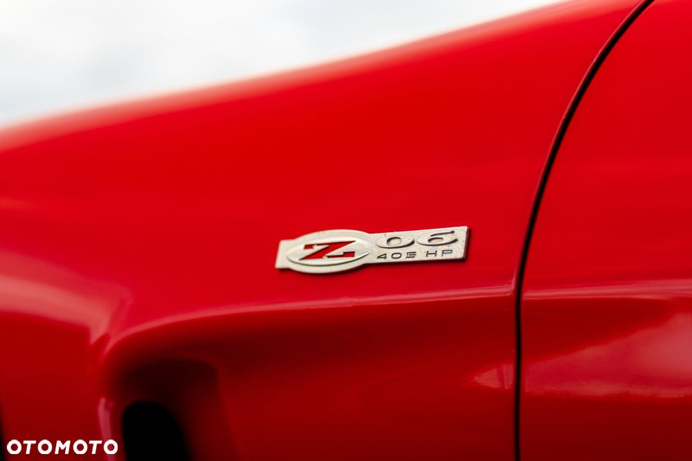Chevrolet Corvette - 9