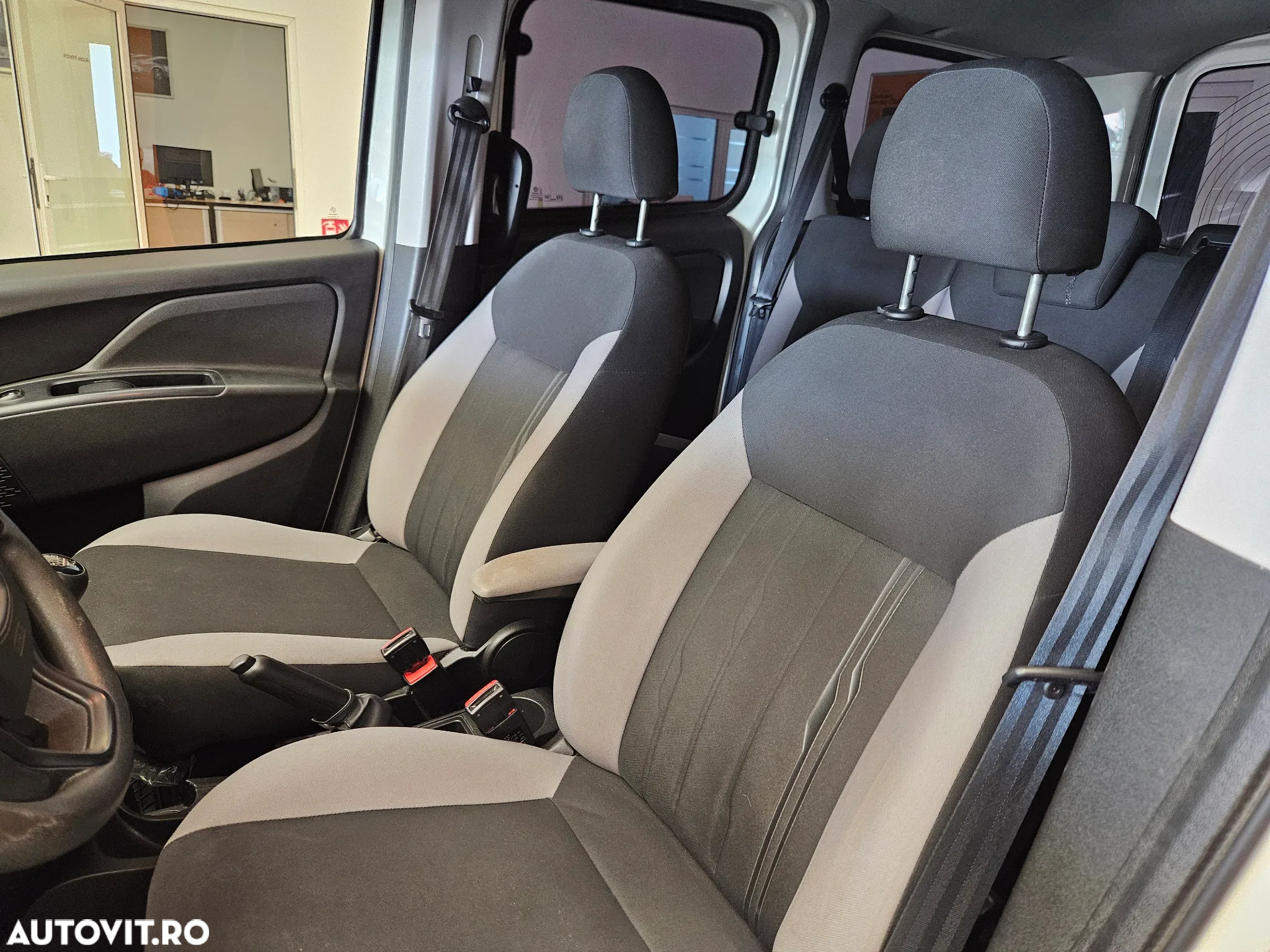 Fiat Doblo Combi 1.6 Mjet 105 CP Maxi Confort - 11