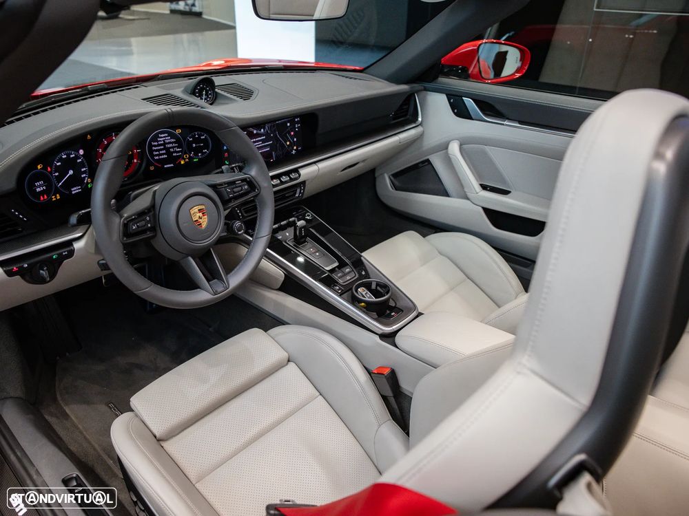 Porsche 911 (992) Carrera 4S PDK - 41