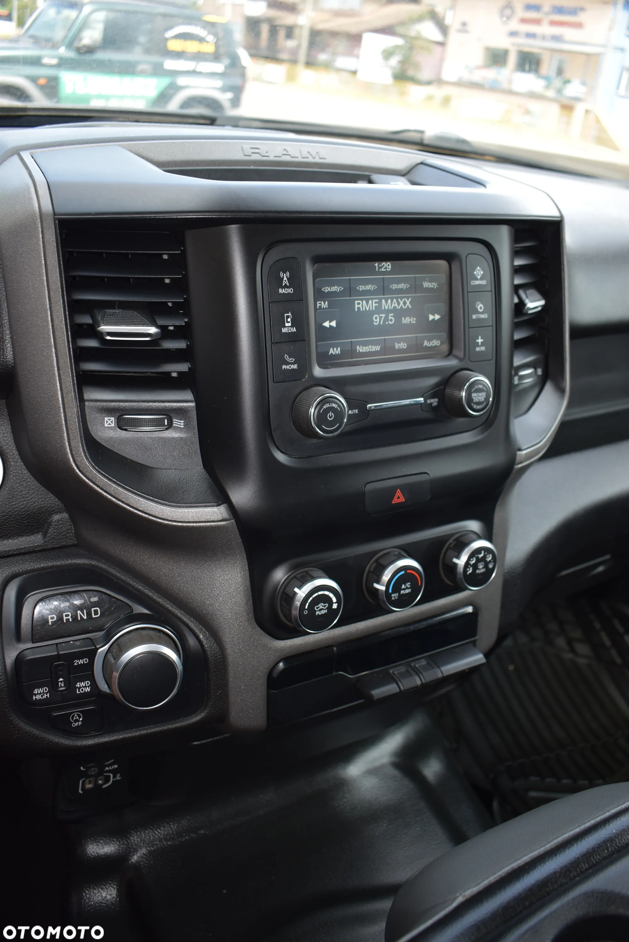 Dodge RAM - 34