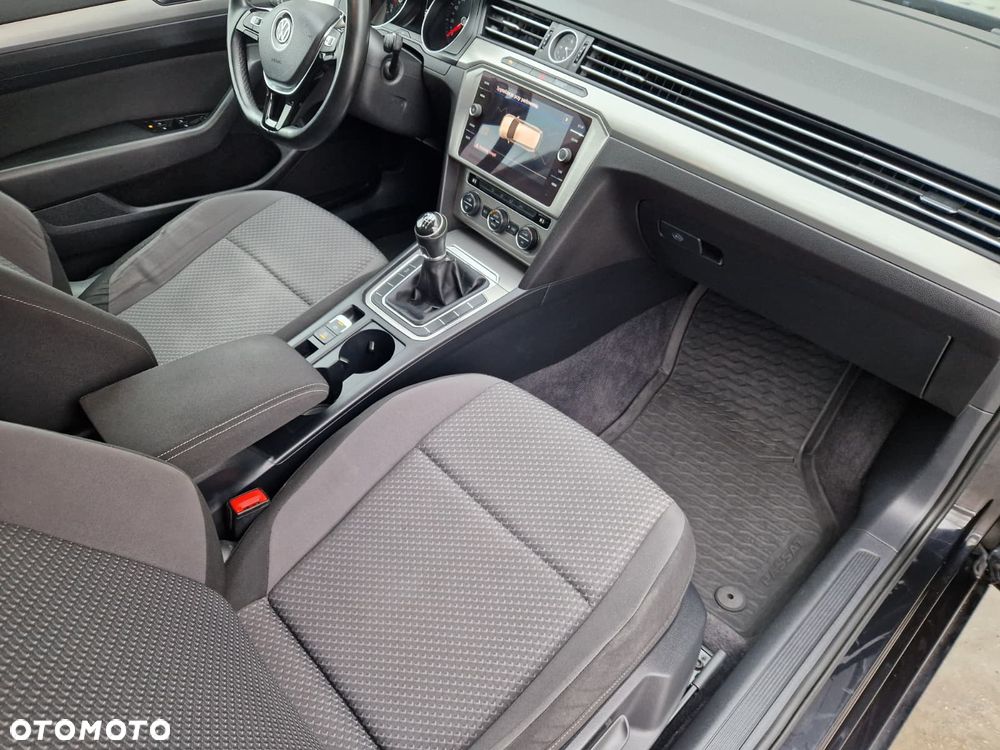 Volkswagen Passat 2.0 TDI BMT Comfortline - 15