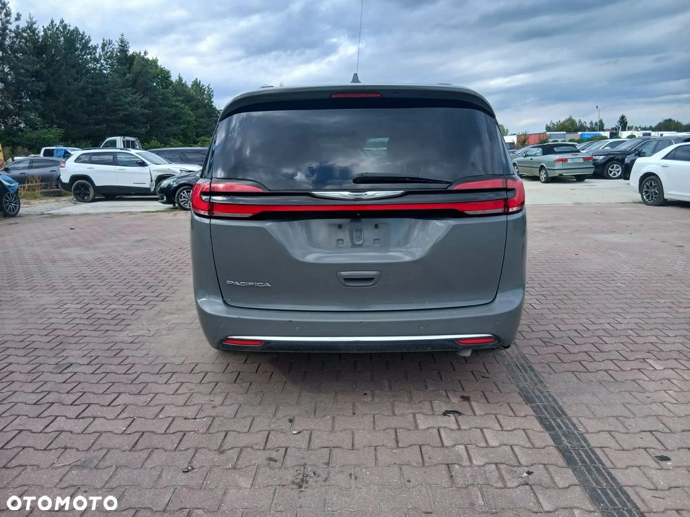 Chrysler Pacifica - 6