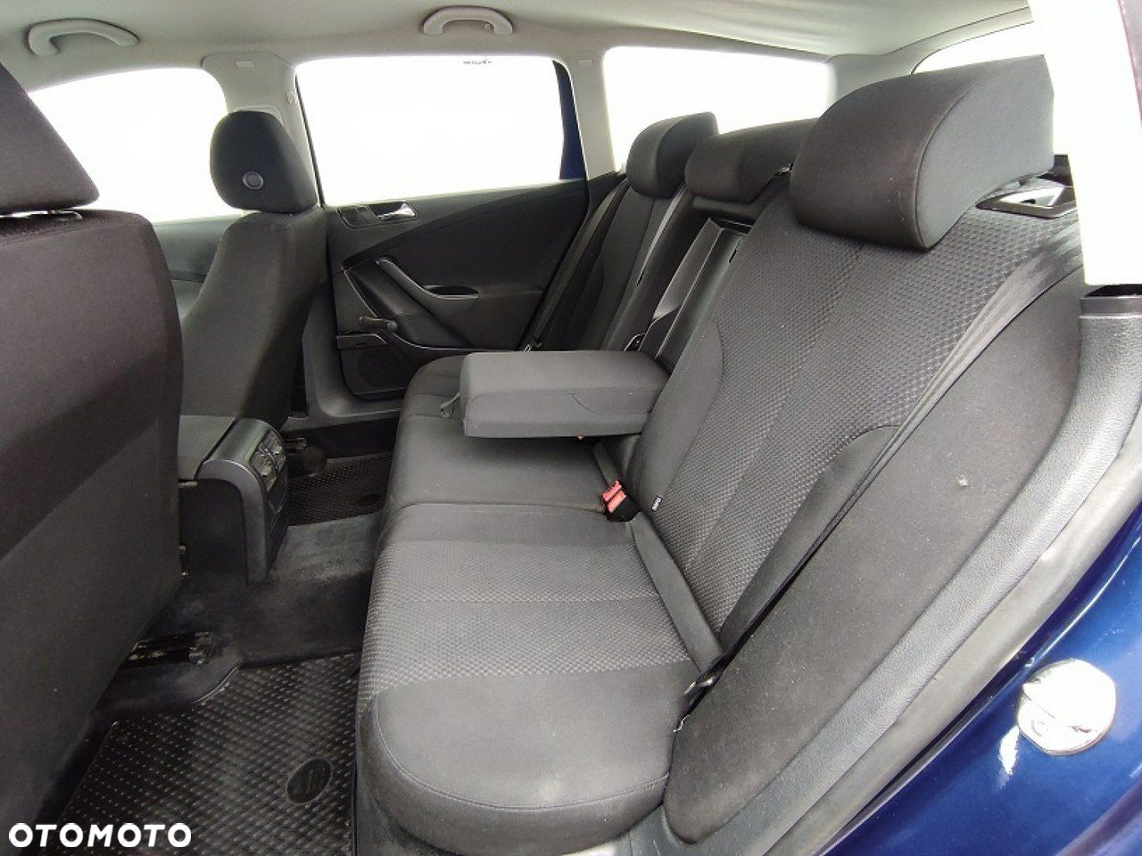 Volkswagen Passat - 12